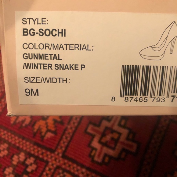 BCBG bg-Sochi gunmetal/winter snake heel - Picture 5 of 5